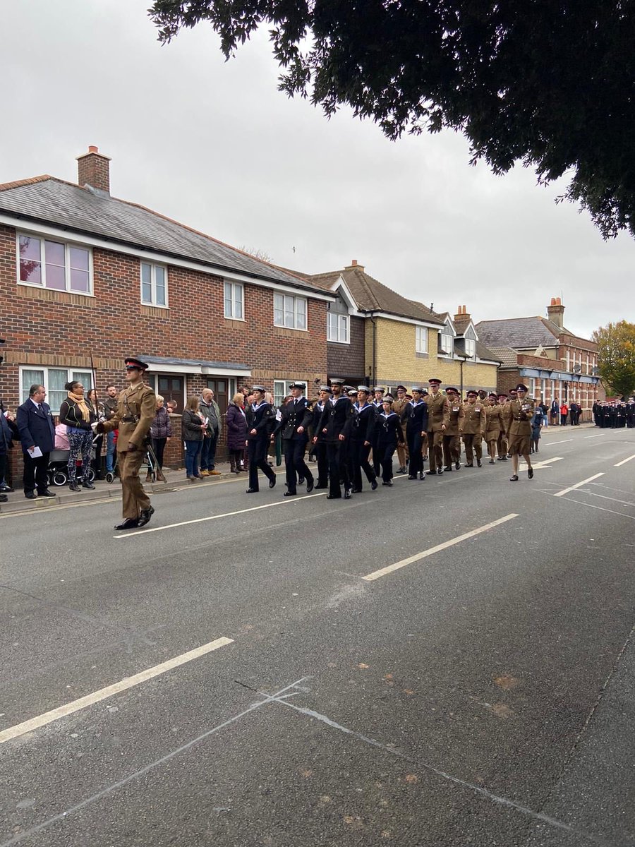 DMS_JHG_South's tweet photo. JHG(S) personnel had the privilege of parading through Gosport and laying wreaths on behalf of the unit at both Gosport and Southsea war memorials. It was a privilege to honour the fallen. We will always remember. #lestweforget2021 @DMS_ComdJHG @ClareWaltonRAF @DMS_DG https://t.co/wUFsR9O26k