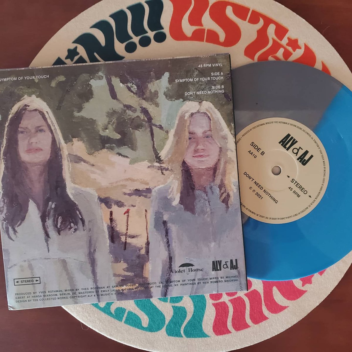 CoBoSwagg74's tweet photo. The second of many, many more packages to come from @alyandaj ❤❤💿
#ATOTB #ATOUCHOFTHEBEAT ☀️👏🏻 https://t.co/bQHM584IZO