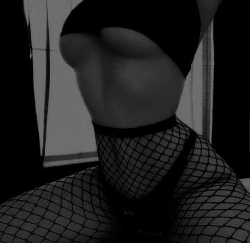 ᅠᅠ
          What’s under all that armor?
                     Lets take a 𝐩𝐞𝐚𝐤

ᅠᅠ
                   #SeductiveSunday