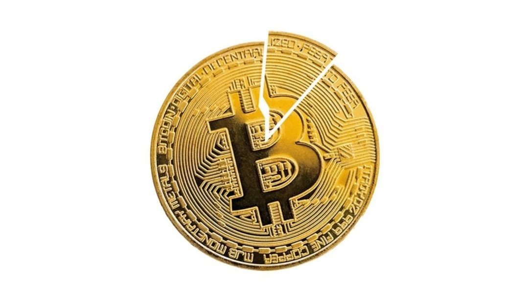 cryptoo21's tweet photo. A new cryptocurrency research team at Standard Chartered has predicted bitcoin will double in value and hit $100,000 by early next year and that it could be worth as much as $175,000 longer-term:  https://t.co/4yR84SaoWs 

#cryptoding #crypto #bitcoin #bitcoins #cryptonews https://t.co/OWhkXIayFg
