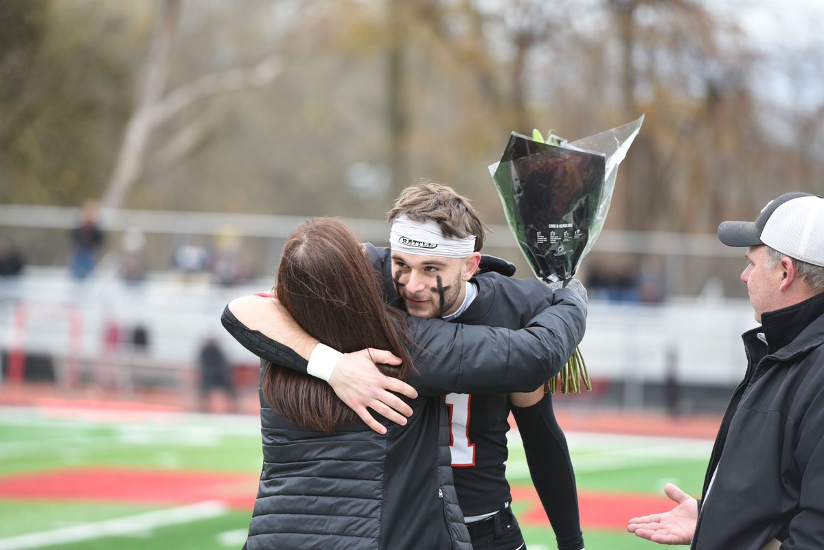 wjathletics's tweet photo. Mood When You Win Big On Senior Day! 😄😄😄

#PrezPride #Family 

🔴⚫️🏈 @WJFootball https://t.co/SHiv9XCDxm