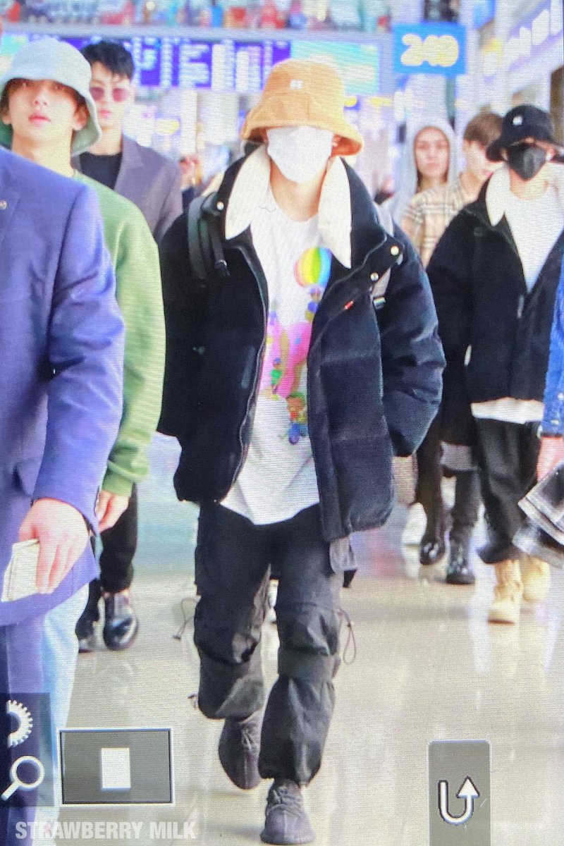 191115 공항
커플 패딩