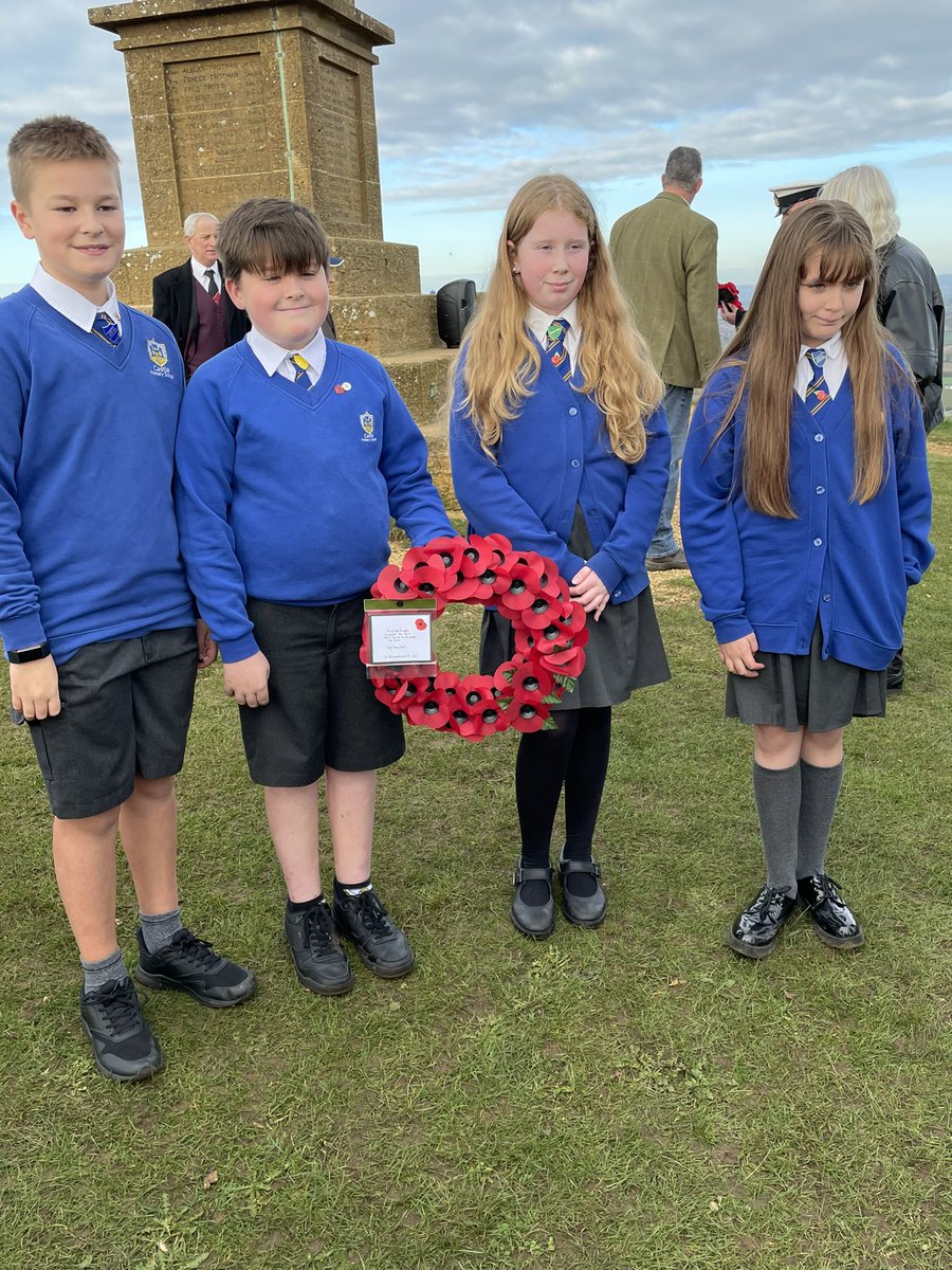 Special morning at Ham Hill today remembering the fallen. Especially proud of these guys for reading the roll call and for Will laying the wreath to remember his great great uncle Cyril Gold and all@the others who have sacrificed their lives. #WeWillRememberThem <a href="/CastleSchoolSSH/">Castle School</a>