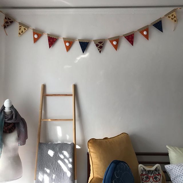 Paper_Source's tweet image. Setting the scene for the upcoming fall feasts! 'The Crocheted Cupcake' has us inspired with a whole garland of pie and these pumpkin décor cuties! 

#papersource #dosomethingcreative #paperkits #falldecor #falldecorations #firendsgiving #thanksgiving #pie #pumpkinpie