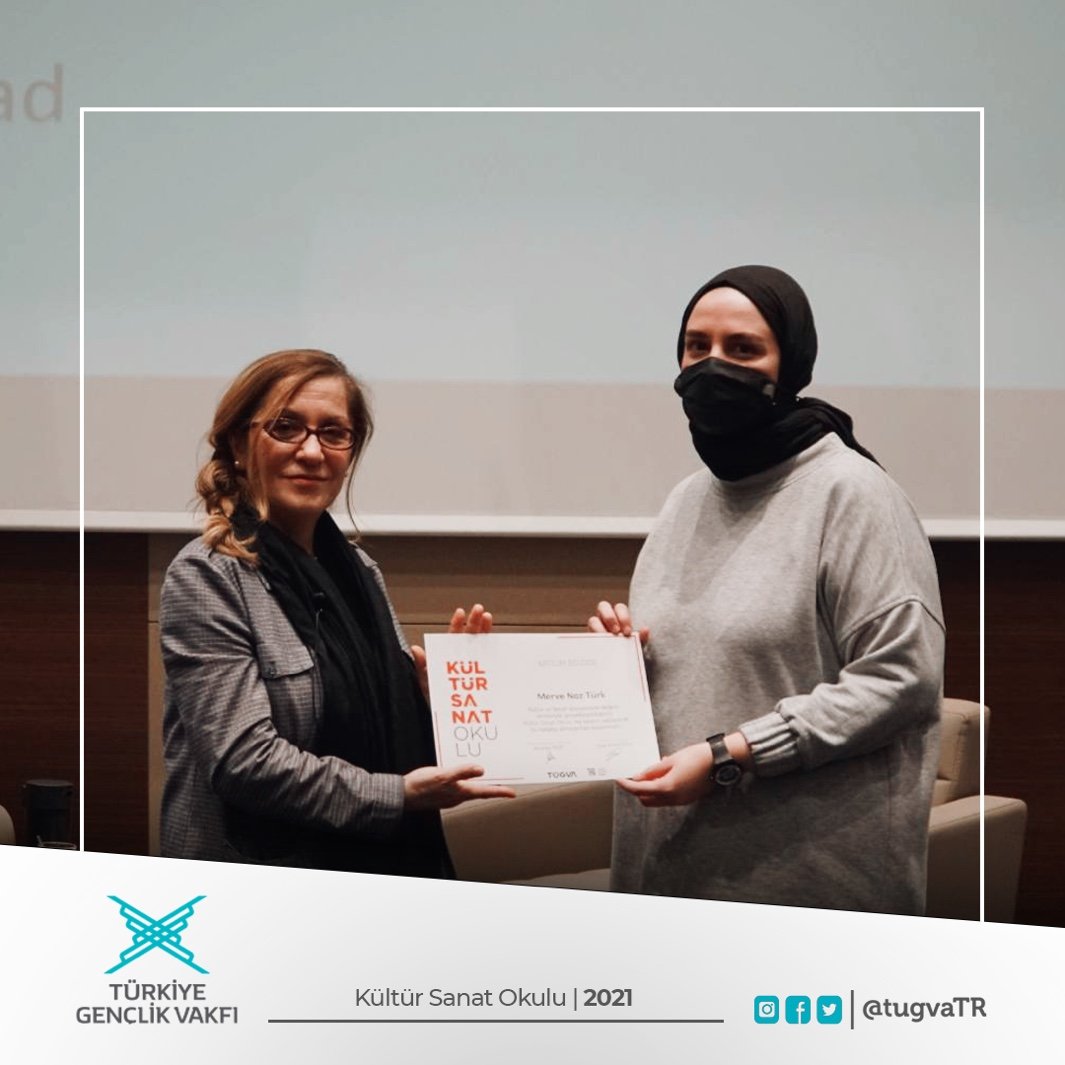 🔺 Kültür Sanat Okulumuzda dört haftalık eğitim serüveni sona erdi!

Başkanımızın da eşlik ettiği son eğitim gününde, katılımcı gençlerimize sertifikaları verildi.