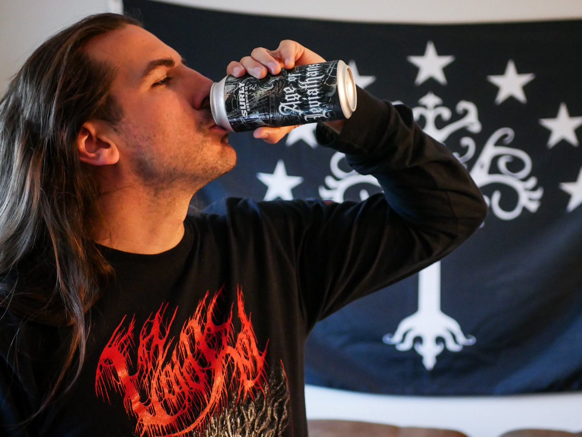When metal calls and asks if you will help promote their products. Follow me for more on how to metal.
.
.
.
#metal #gondor #lotr #voidrot #ageofleviathan #surlybrewing #whitetreeofgondor #descendingpillars #lebishes