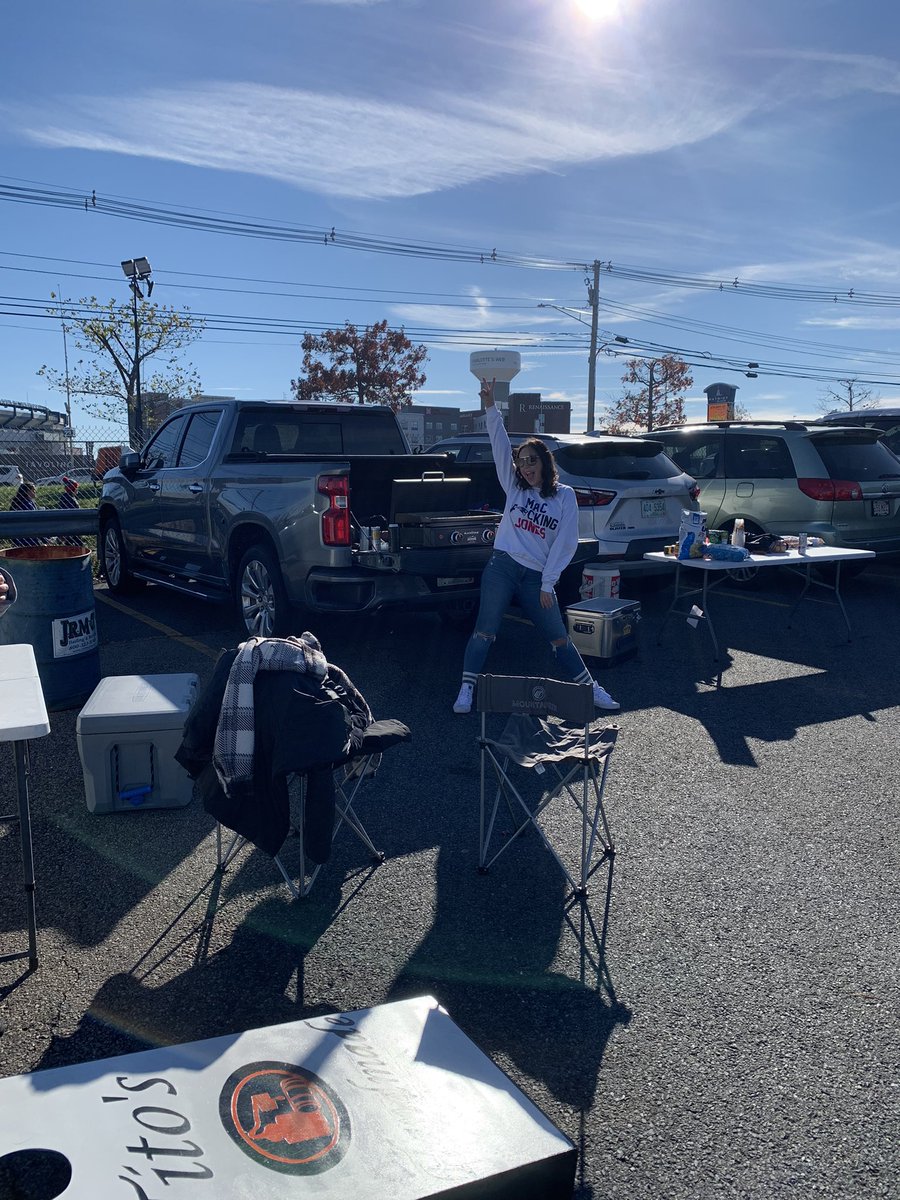Young_Sev_'s tweet photo. The official tailgate truck of the @PardonMyTake pod @BarstoolBigCat @PFTCommenter 🏔R🔵 https://t.co/Gm8Vvzu4B7