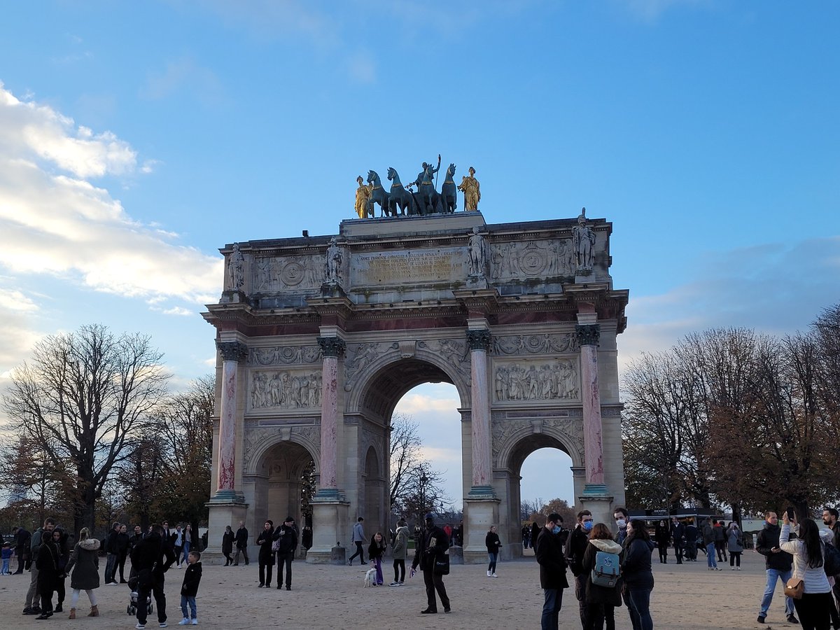 florence_ropion's tweet photo. #LoveParis #Bornthere #Walklikeatourist https://t.co/XcwuST7tEF