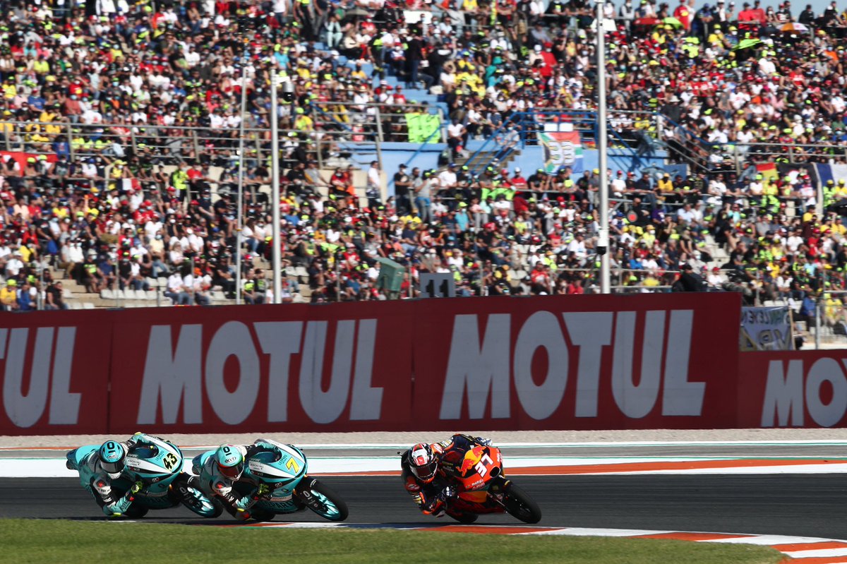37_pedroacosta's tweet photo. RACE ➡️ DNF

Incredible year 2021. Thanks!! 

#MotoGP #Moto3 #ValenciaGP #Finetwork #Hawkersco #RedBull #pccomponentes https://t.co/oJQ3lOLXK4
