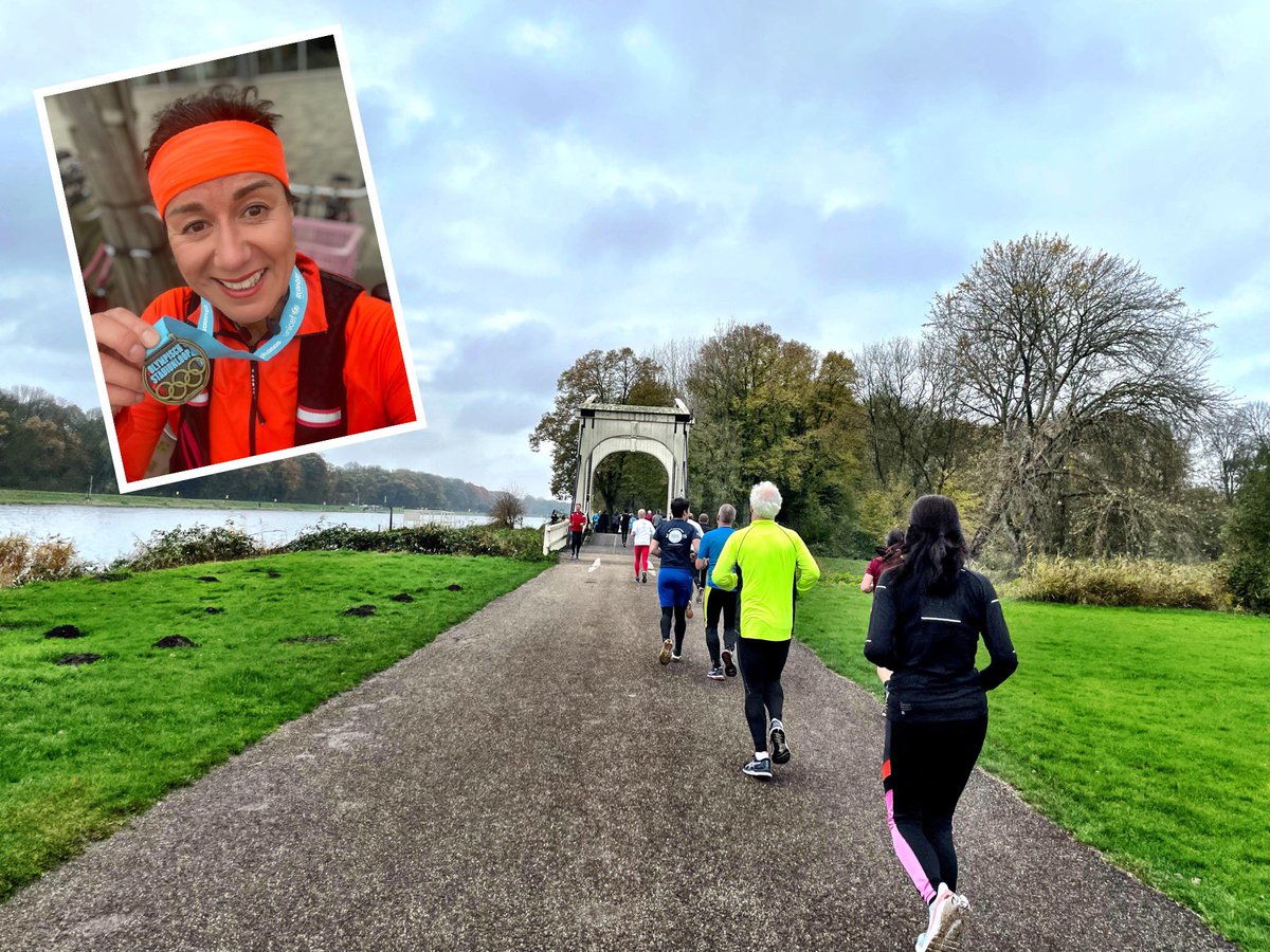 asiandiver's tweet photo. SUB60 niet gelukt. Bij 7km even op adem komen. Maar was heerlijk loopje. En gezellig even @aeilm gezien. @RondjeMokum #stadionloop Fijne #f1 race straks @Lopen_is_leuk @loopmaatjes #codeoranje https://t.co/55JEZqULwD