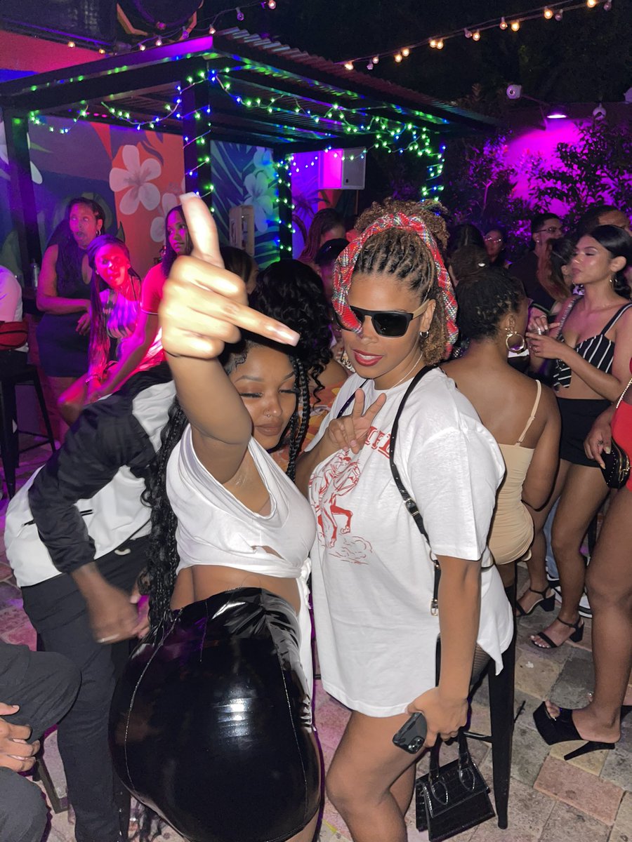 totallynotl33's tweet photo. we were so hot yesterday 🥵 https://t.co/ZiDXYx8H5W