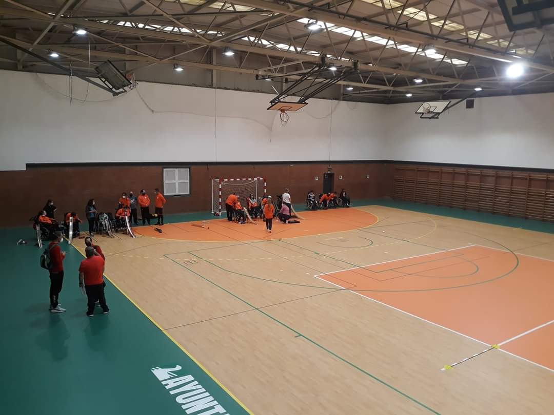 PodemosIU_Parla's tweet photo. 🔝👨🏻‍🦽Ayer nuestras concejalas y concejales del equipo de gobierno del @AytoParla estuvieron en el Torneo Promoción Boccia y Slalom en Silla de Ruedas organizado por la @fmdpc en @CasaDeporte_  liderado por @Javi_R13. ⛳ https://t.co/6QOCGXt98x