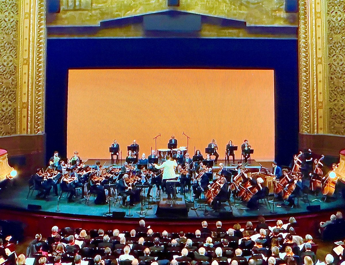 Et nous y voila… 
#Emotions #musique #ensemble 
<a href="/theatrechatelet/">Théâtre du Châtelet</a>