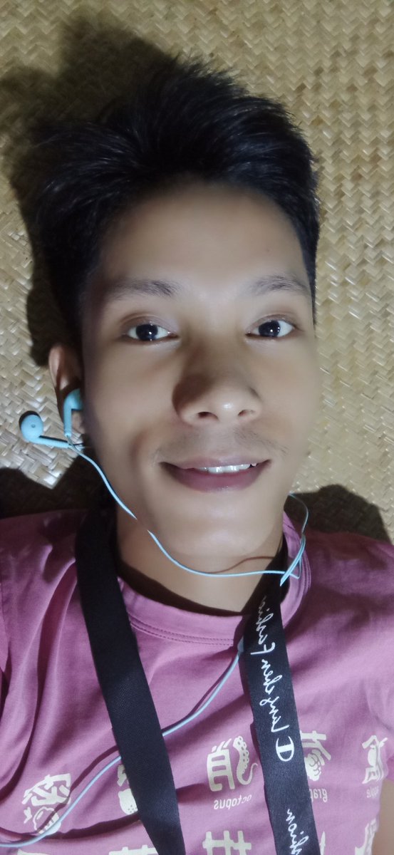 ThuRain1997's tweet photo. ကေအသစ်နဲ့ 😂😂😂 အိပ်ခါနီးလေ လာခြောက်တာ😂😂😂 https://t.co/fU8PnMq1Mr