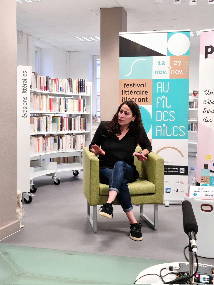 Suivez_le_fil's tweet photo. #afda21 @Interbibly : du monde à Rombas pour écouter Chadia Loueslati 🤗 de l'évasion littéraire au programme 🐦📚 https://t.co/ayJasfgX6q