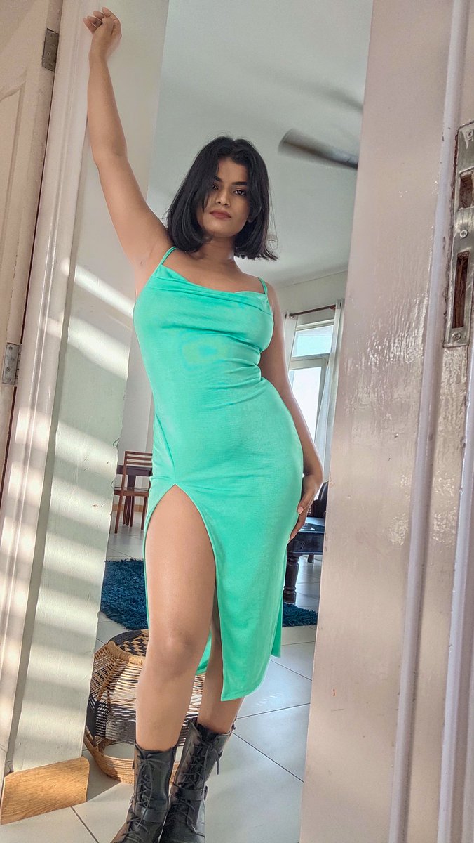Mjnidhi's tweet photo. This dress 🥺✨ https://t.co/zNtLg4CE8x