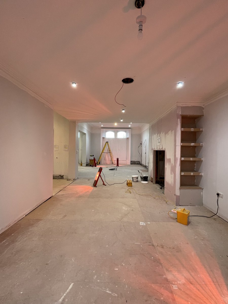 colourcraftsw's tweet image. A few of the team in this weekend to push a job on, full decorations to a nice size property in Clifton!! #colourcraftdecorators #colourcraftsw