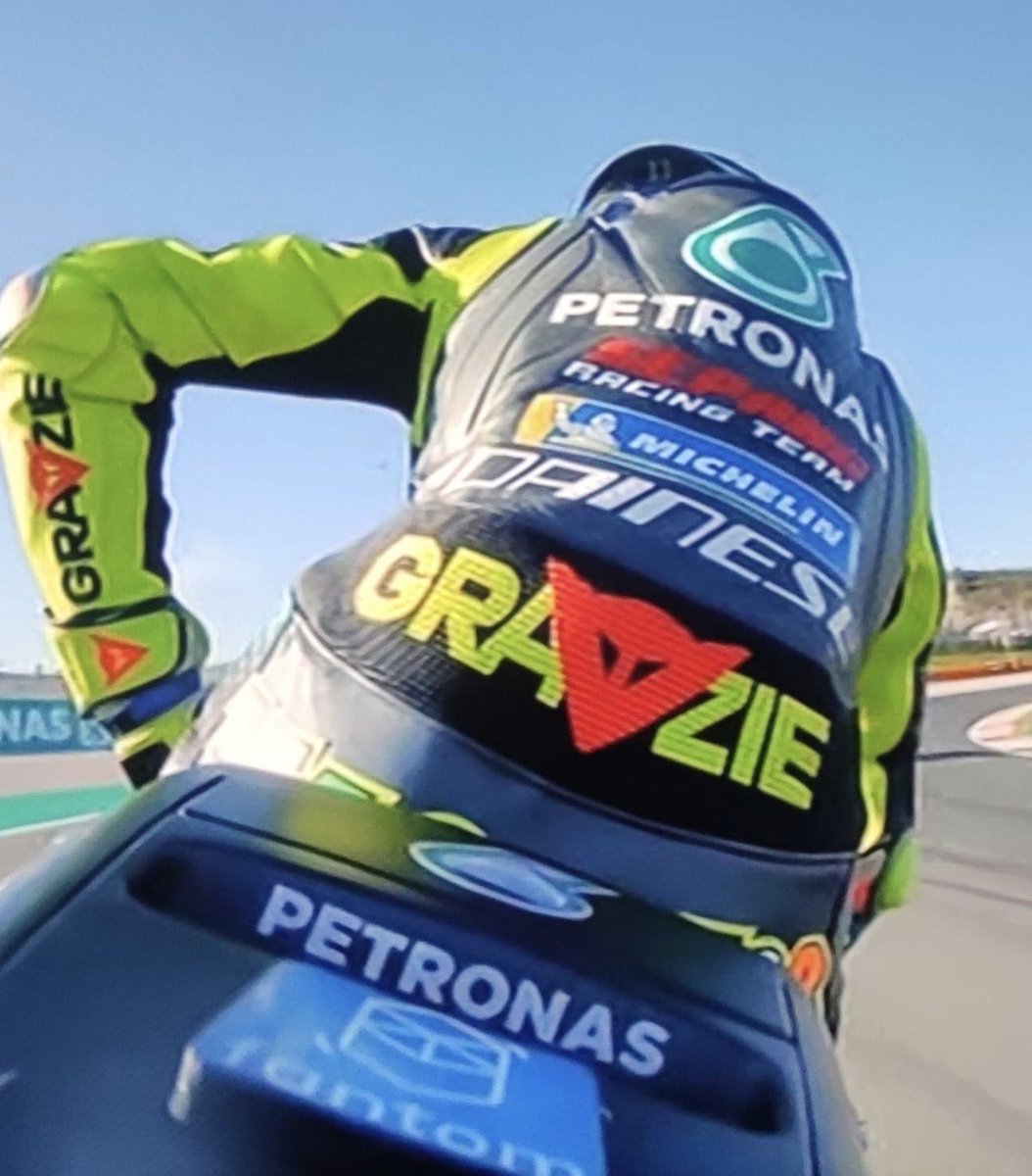 Grazie a te unico e immenso #valentinorossi ⁦<a href="/ValeYellow46/">Valentino Rossi</a>⁩