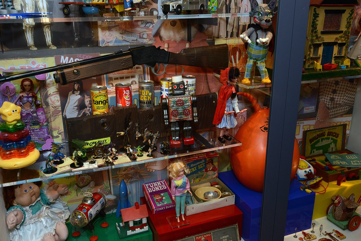 AncientHouseMus's tweet photo. #museum30 Catch Up
#SomethingTiny
Looking at the images, can you spot the Smallest Baby In The World toy tucked in amongst the other objects on display in our 2014 I ❤️Toys and Games exhibition? https://t.co/ZILXmfqHMy