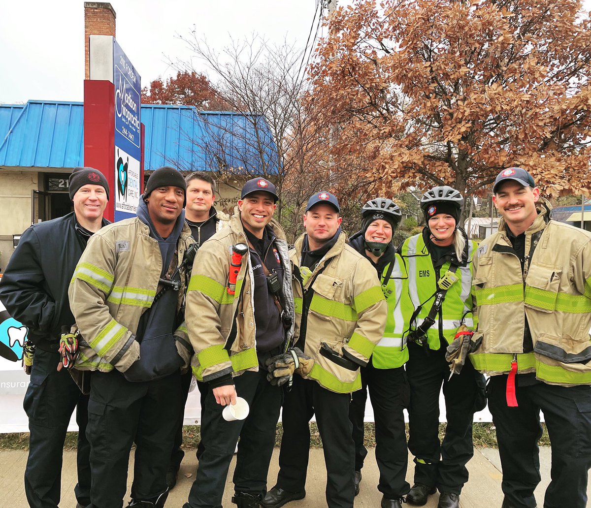 MadisonWIFire's tweet photo. Hereβs your #MadisonMarathon crew, at your service today! Best of luck to all who are participating! https://t.co/MimW45M065