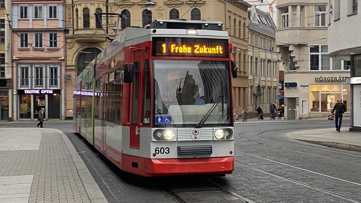 JMZ_LSA's tweet photo. Und damit ist für heute Schluss mit der Berichterstattung. Wir freuen uns auf das #Jugendgutachten und insbesondere auch auf die versprochenen regionalen Folgeveranstaltungen durch @STimWandel.
Schönes Schlusszitat aus dem #Planathon: „Ohne Jugend keine Zukunft“. https://t.co/M0gAkwdjFu