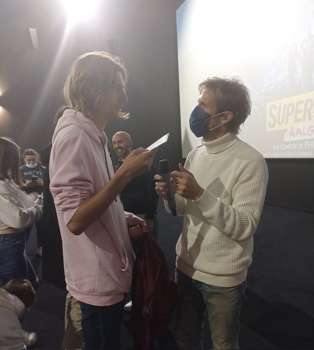 MaxLobjois's tweet photo. À cet instant, je suis le plus heureux ❤
Merci @PhilippeLacheau pour m'avoir écouté et d'avoir pris mon enveloppe, ça me tiens tellement à coeur. Le film était top 🤩
Félicitations à vous tous 👏🏻👏🏻
#SHML https://t.co/g3vBvZnXMu