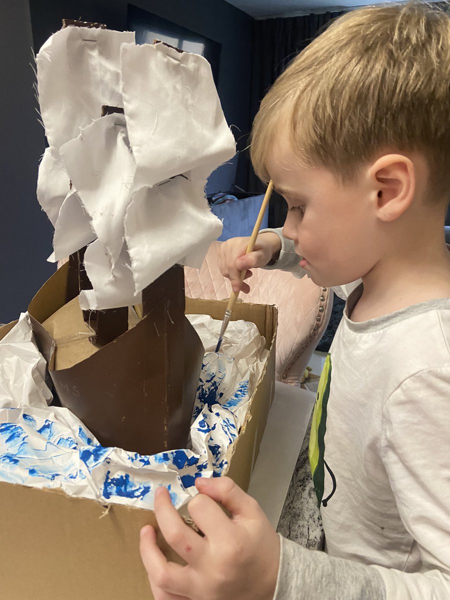 EmsyJacklin's tweet photo. HMS Endeavour in progress… #StillInPJs #ProjectWorkDone @grimoldbyschool @grimoldby_year2 https://t.co/9Aqryrb40U