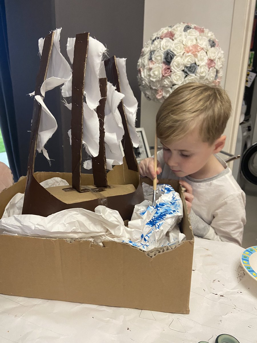 EmsyJacklin's tweet photo. HMS Endeavour in progress… #StillInPJs #ProjectWorkDone @grimoldbyschool @grimoldby_year2 https://t.co/9Aqryrb40U