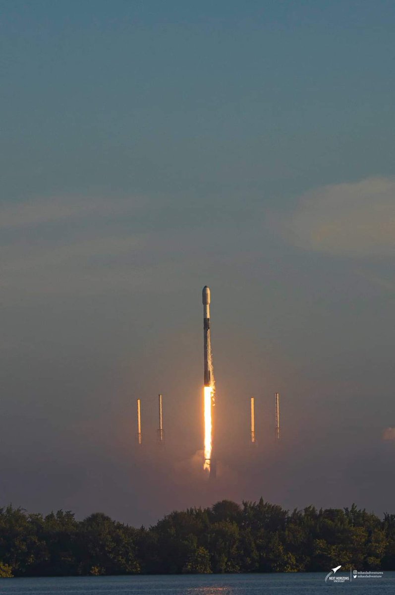 Still mesmerized  by yesterday's launch of 53 #Starlink satellites by <a href="/SpaceX/">SpaceX</a>