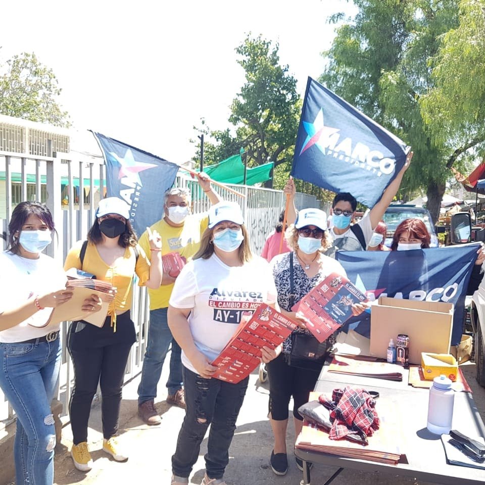 Eliana1Maipu's tweet photo. En #Feria Consistorial
#Grecia #LasParcelas
volanteando por el candidato del Pueblo #MarcoPresidente #YoVoto6 #ElCambioEsHoy @marcoporchile https://t.co/2JvvYpl29e