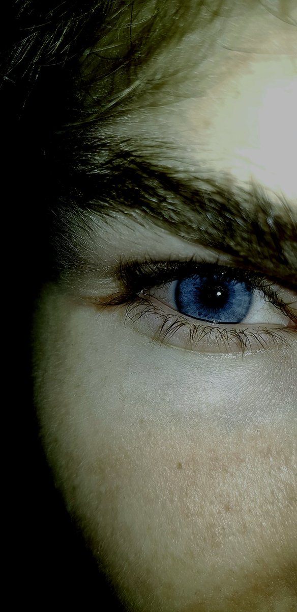 Anubis_got_Drip's tweet photo. @leaahphina Ist halt Standart blau https://t.co/Le0d7PtBj5