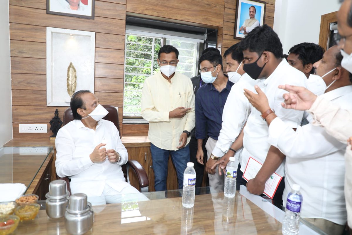 AjitPawarSpeaks's tweet photo. बारामती तालुक्यातील मेखळी येथे नामदेव ग्रामीण बिगर शेती सहकारी पतसंस्था मर्यादितच्या 'नामदेव सहकार भवन' या नवीन इमारतीच्या उद्धाटनाच्या कार्यक्रमात सहभागी झालो. या संस्थेत सामाजिक बांधिलकीच्या भावनेनं काम चालतं, याचं समाधान वाटतं. https://t.co/8pywKusWcY