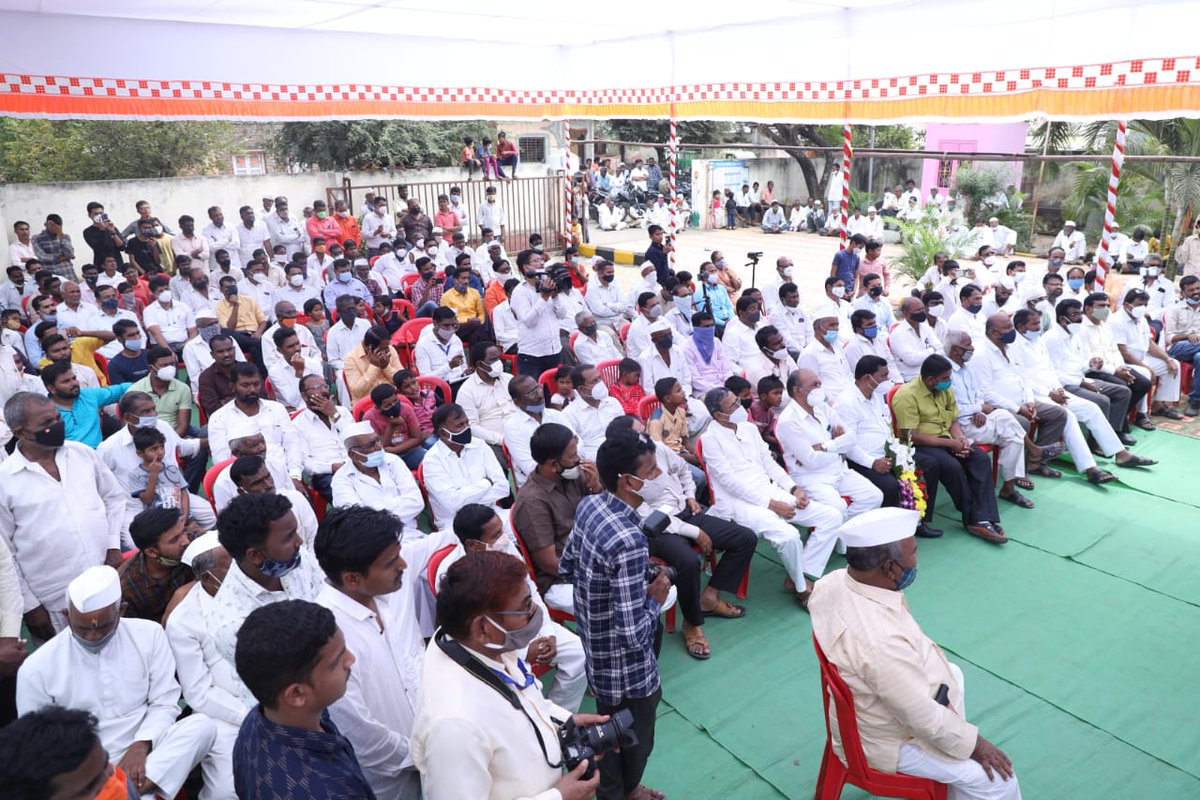 AjitPawarSpeaks's tweet photo. बारामती तालुक्यातील मेखळी येथे नामदेव ग्रामीण बिगर शेती सहकारी पतसंस्था मर्यादितच्या 'नामदेव सहकार भवन' या नवीन इमारतीच्या उद्धाटनाच्या कार्यक्रमात सहभागी झालो. या संस्थेत सामाजिक बांधिलकीच्या भावनेनं काम चालतं, याचं समाधान वाटतं. https://t.co/8pywKusWcY