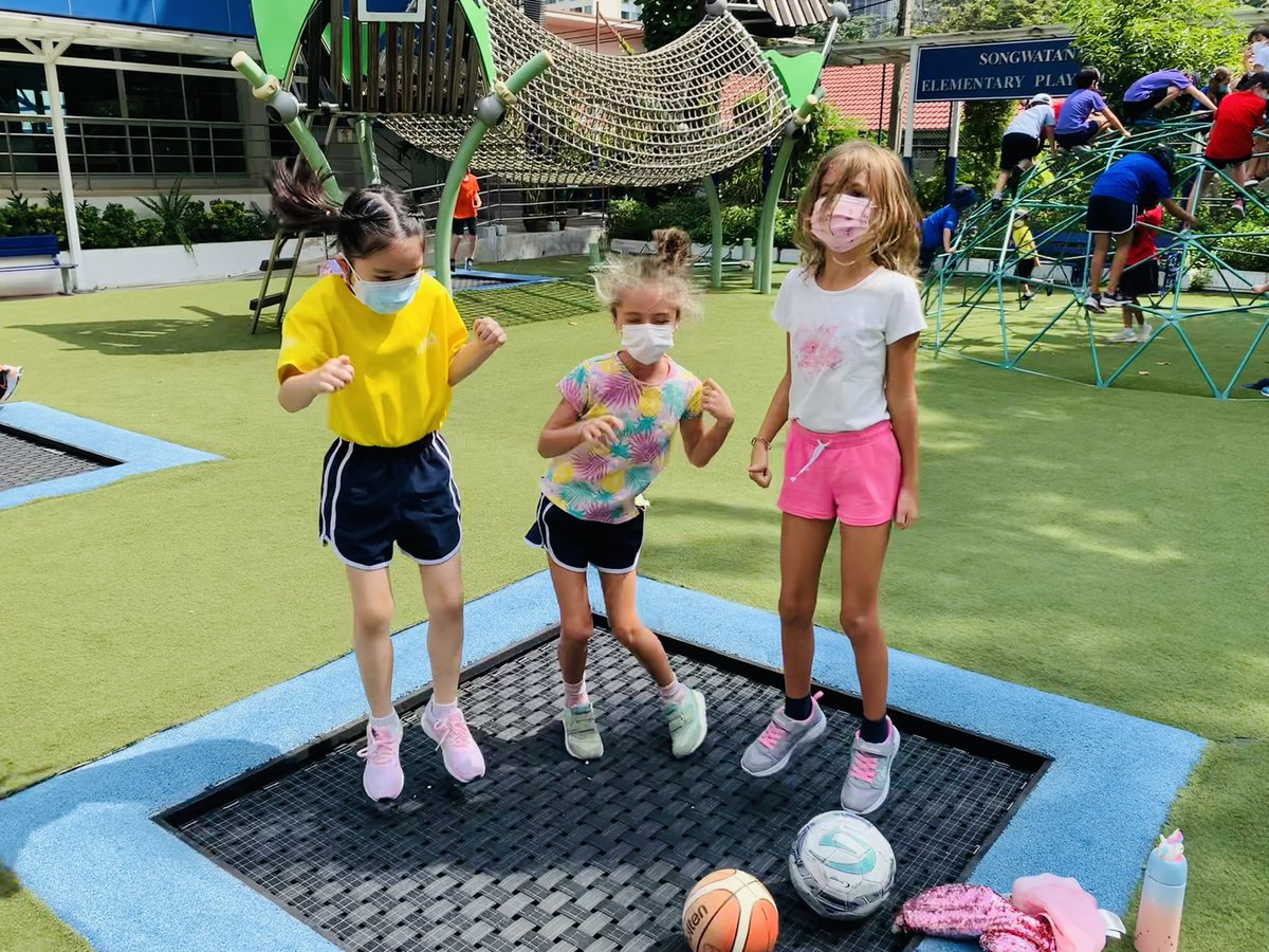 firstgradefresh's tweet photo. #NISTis back on campus! And we remember how to do this… 🙌🏼 https://t.co/1r7JGdDWLi