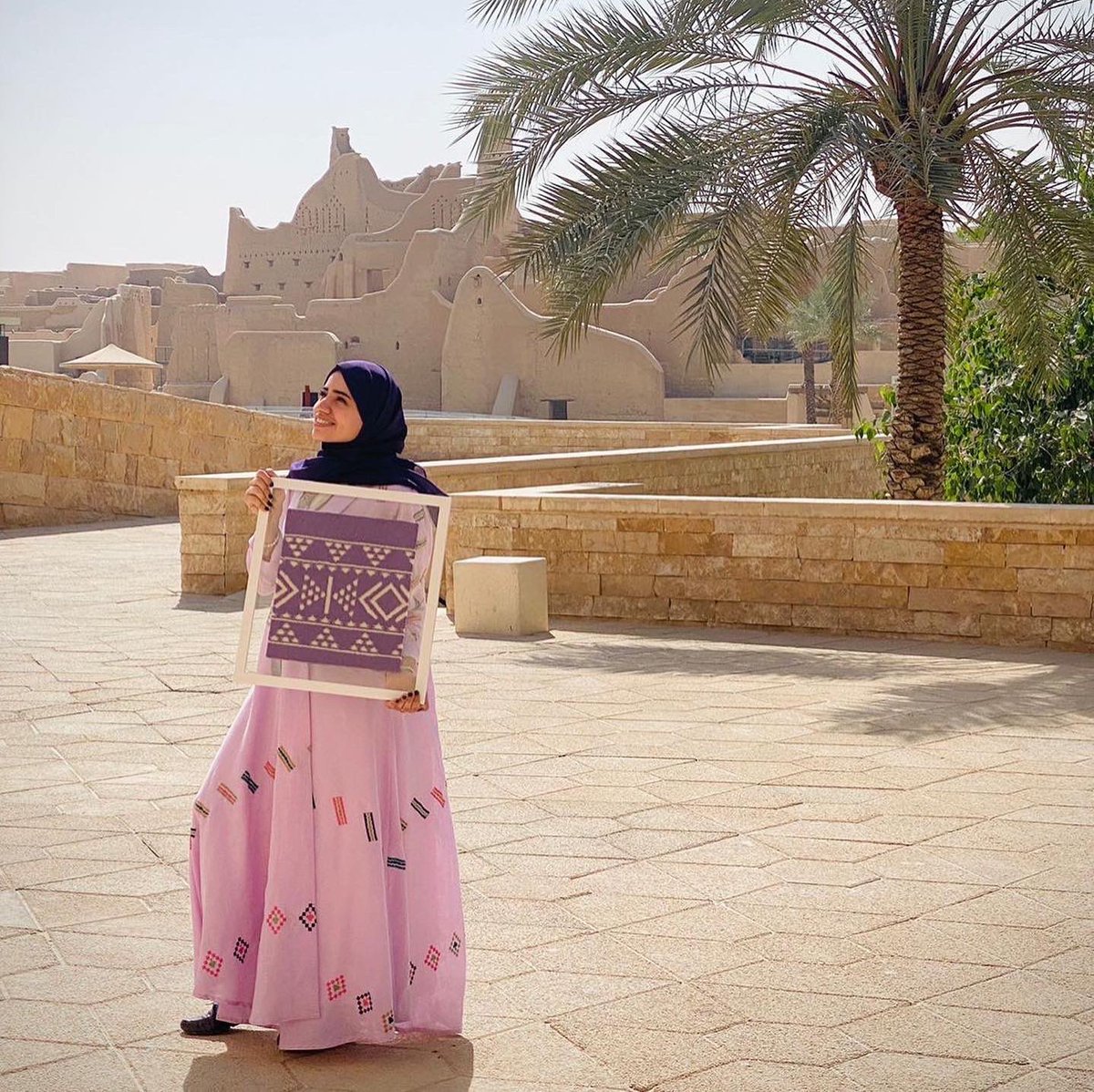 atheerk's tweet photo. قبل سنة تقريباً بدينا بهذا المشروع من الصفر وقبل فترة صار صدق 

عظيمة هي ثقة القيادة فينا من 
إدارتنا وكالتنا وزارتنا و دولتنا 🇸🇦💚

واليوم استلمنا شهادة و نسخة اصلية من السجاد 🎈💜

احلا شي يوم تشتغل على شي وتشوفه صدق https://t.co/Ytj9EALdjn