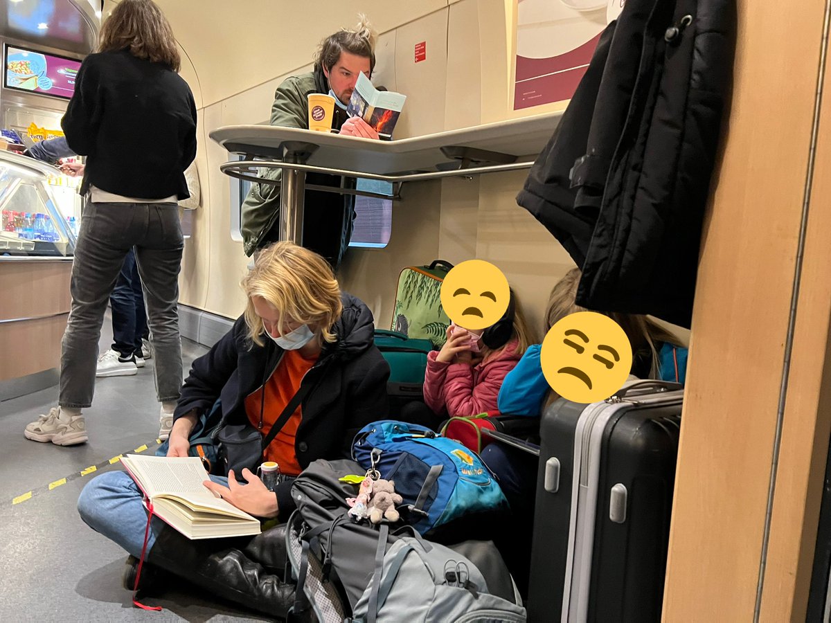 tomo738's tweet photo. Hey liebe @DB_Bahn, so wird man viele Leute von der Straße auf die Schiene bekommen. Dresden nach Saarbrücken und zurück - ein bunter Strauß aus Zugausfällen, Zugdefekten und Weichenstörungen. Ein Highlight für die ganze Familie. https://t.co/W4Wqze6AoB