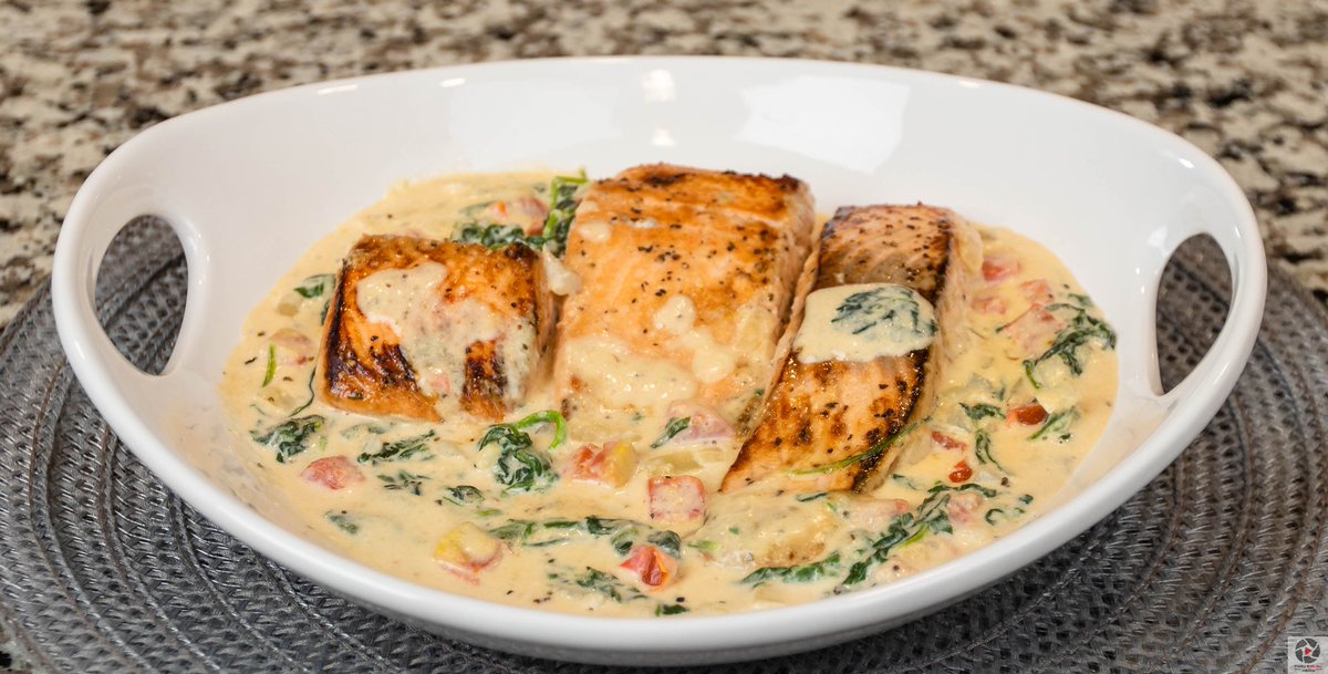 CookingwithRody's tweet photo. Acabó de subir mi vídeo #salmonconespinacas #salmonconespinaca #salmonwithspinach #salmonrecipe #receta #cookingwithrody #thruvisualmedia #cookingvideos #cooking #salmón #salmondinner #foodiesofinstagram #foodiesofyoutube #latinfoodies #507pty #pty #panama #orlando https://t.co/R7Co9i8pB5