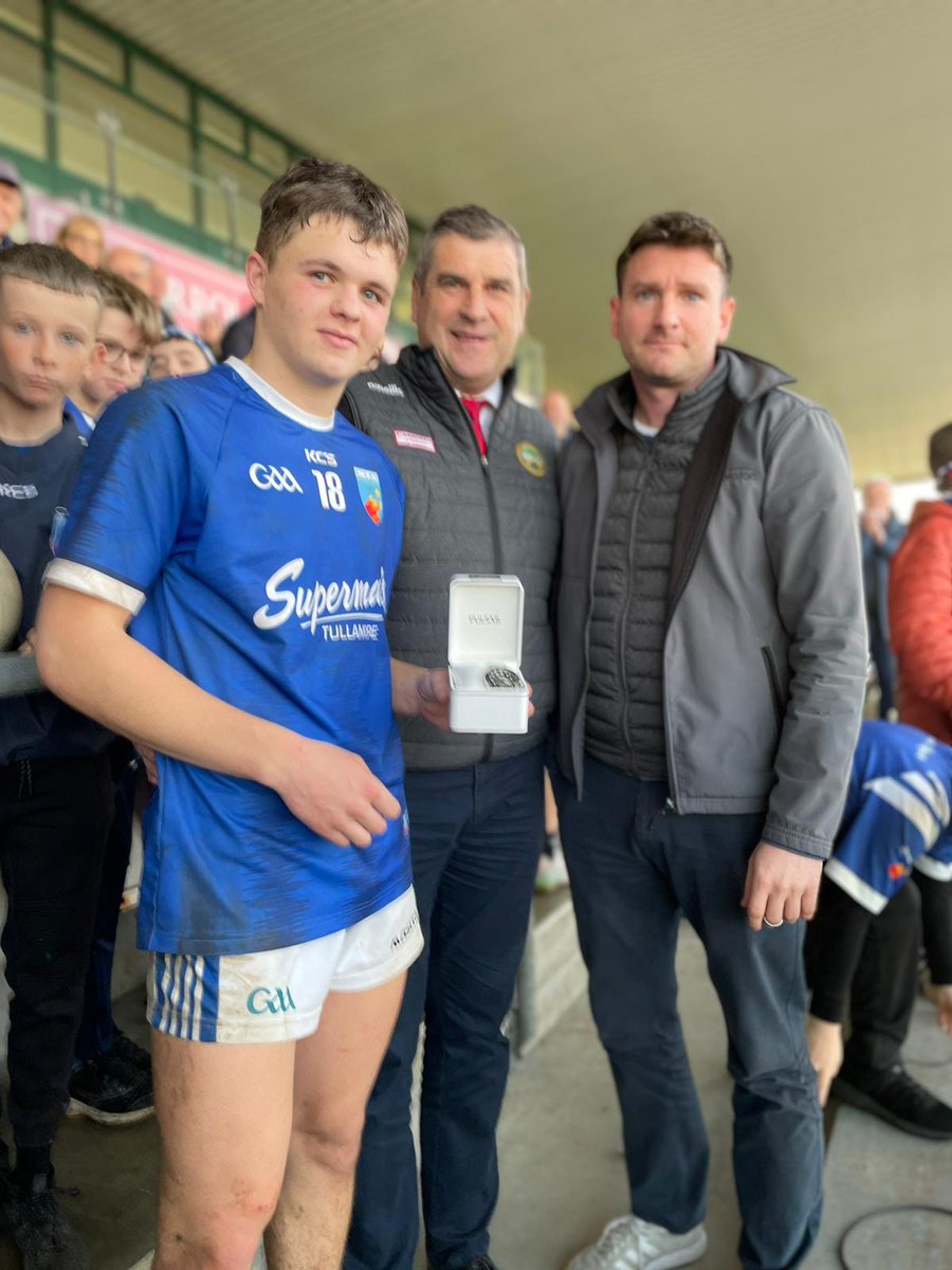 Offaly_GAA's tweet photo. Man of the match in  today's Offaly Senior Football Championship final replay sponsored by @Coltonmotors, is John Furlong of @tullamoregaa

Pictured receiving his award from Kevin Meehan, representing the sponsors https://t.co/n8AV1AhYDH