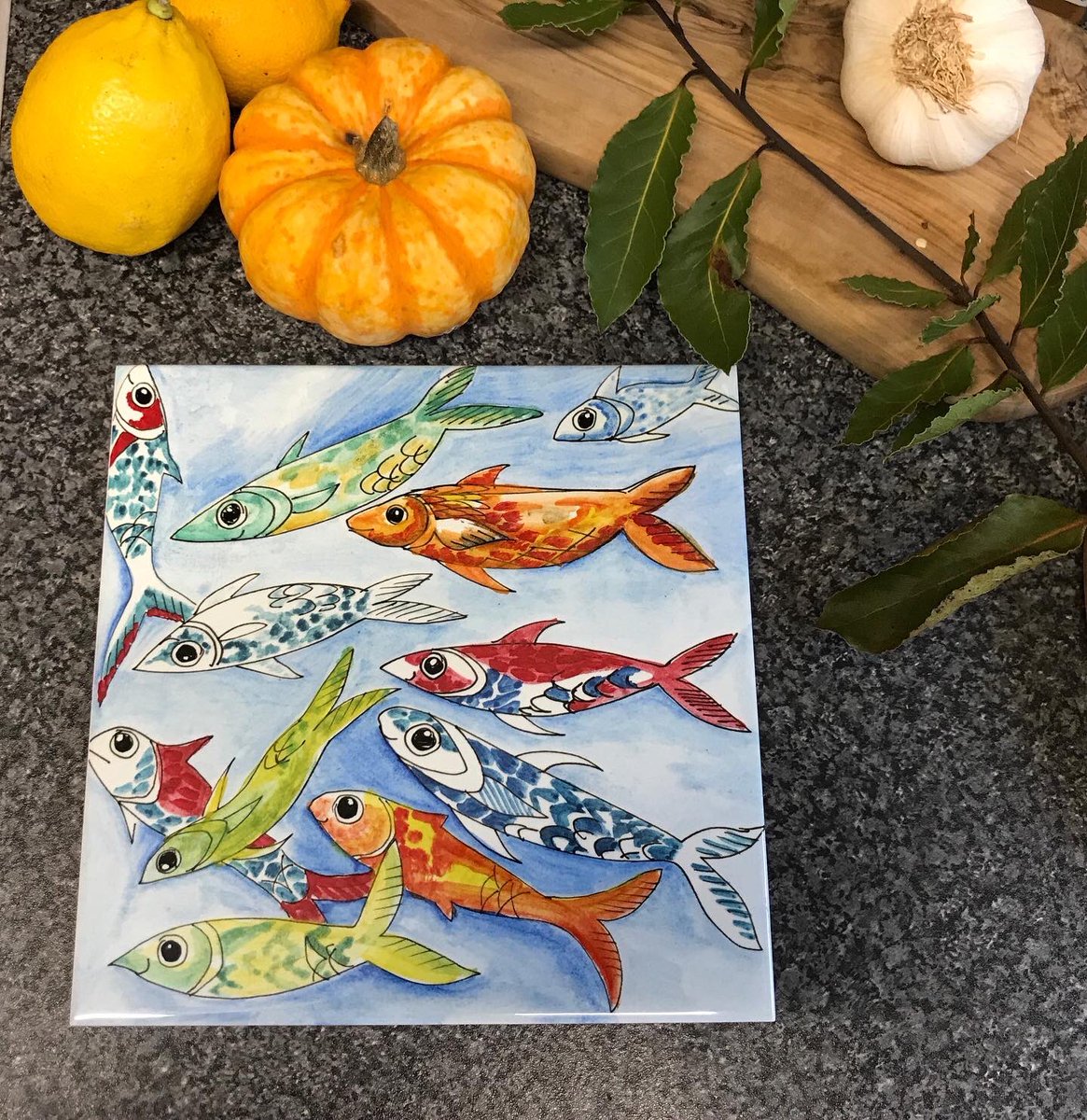 susiehammondart's tweet photo. Happy Fish Tile now available in my new collection @susiehammondart #handmade #fishart #fish #Happiness #tiledesign #tiledesigner #suffolkcoast #suffolkartist #suffolkillustrator #illustration #designer #bespokeart #tileartist #tiles #newcollection #SUFFOLK https://t.co/619ZKGy1uf