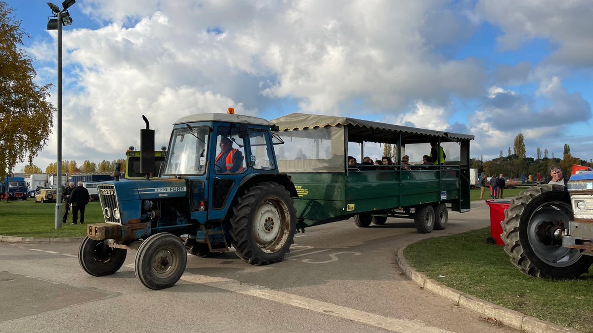 Vintage Tractor Show tweet media