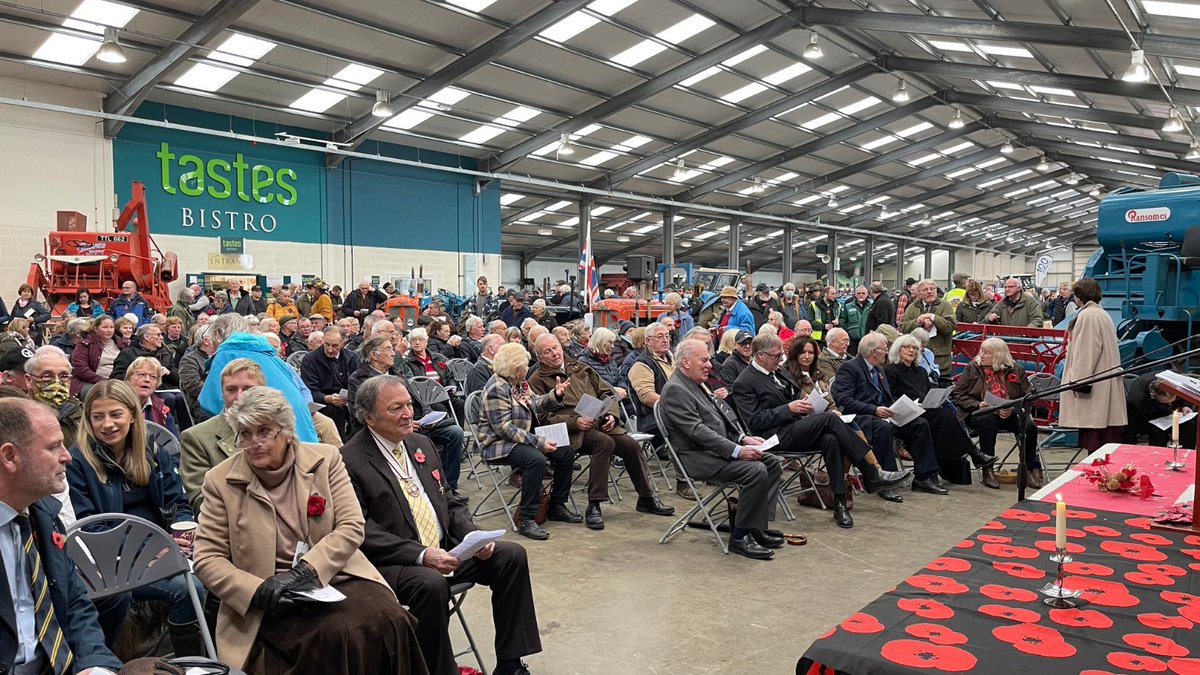 Vintage Tractor Show tweet media