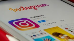 Merca20's tweet photo. Moderadores, la nueva apuesta de Instagram - https://t.co/WyfnGjIDE4 https://t.co/4j37r5hY6g