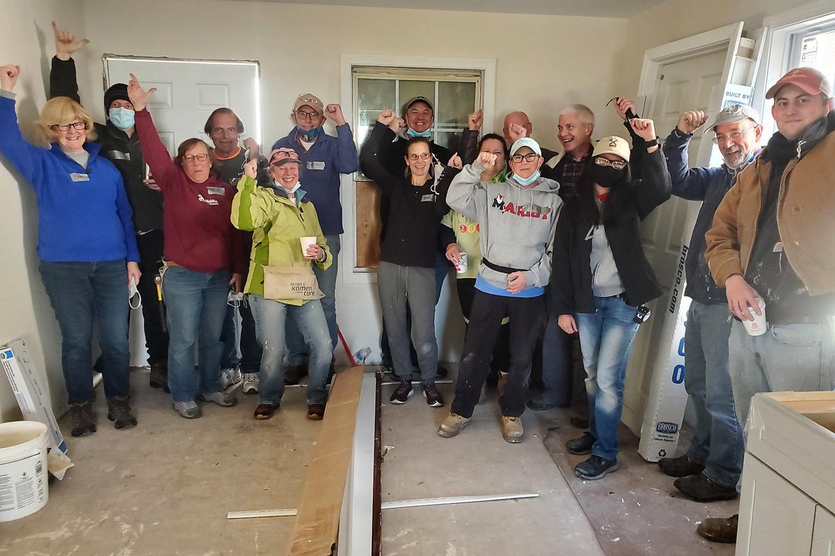 Habitat_NCC's tweet photo. Thank you to our Faith Build teams that came together to build from Old St. Andrew's Church in Bloomfield & The Church of St Andrew The Apostle in Rocky Hill. #buildingonfaith #faithcommunity #thriventbuilds https://t.co/cvgWjblNzx