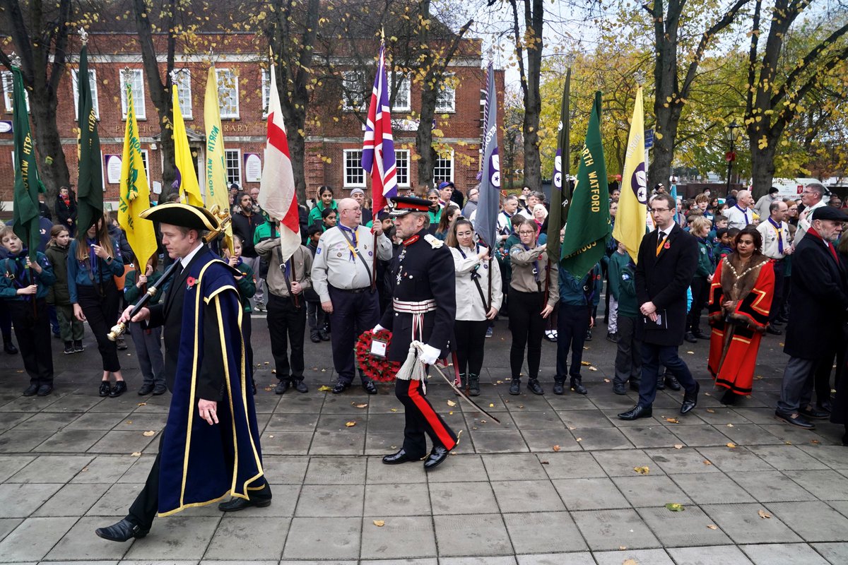 WatfordCouncil's tweet photo. 🌺 Thank you to everyone who attended the Remembrance Sunday service at the Town Hall Peace Memorial, and remembered those who have given their lives for us in conflict. Watford Will Remember - Lest We Forget. https://t.co/ugeMrZYoqz