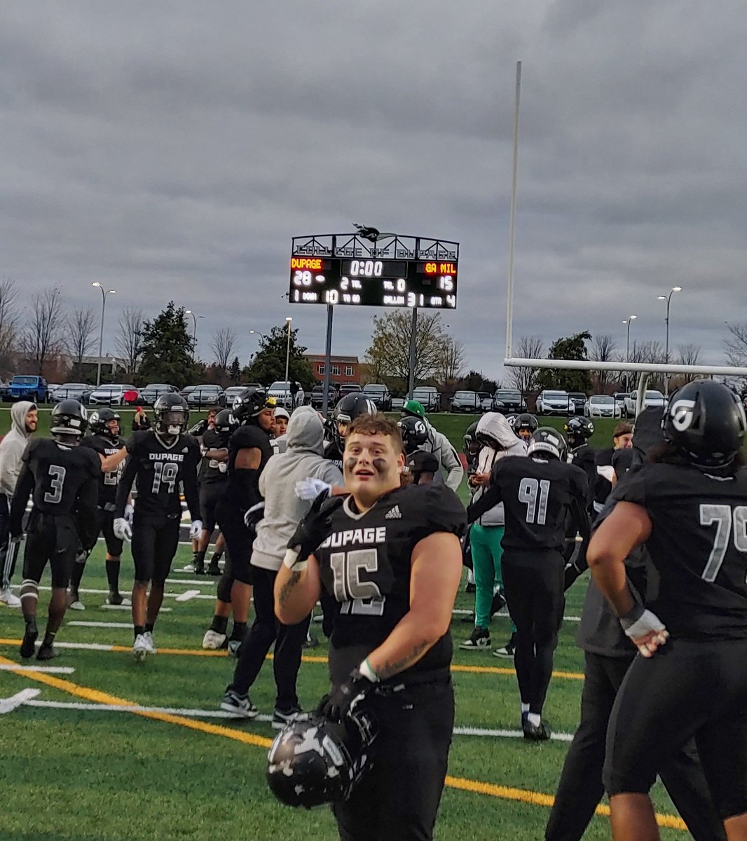 Last year <a href="/FBCoach_Rahn/">Coach Matthew Rahn</a> and I rented an office. Campus closed, no season. Signees and vets stayed home, recruiting class got virtual tours.

Yesterday those same kids beat a 1st class opponent that's beaten us by a combined 108-29 score last 2 szns.

#YouBelieved
#NotDoneYet