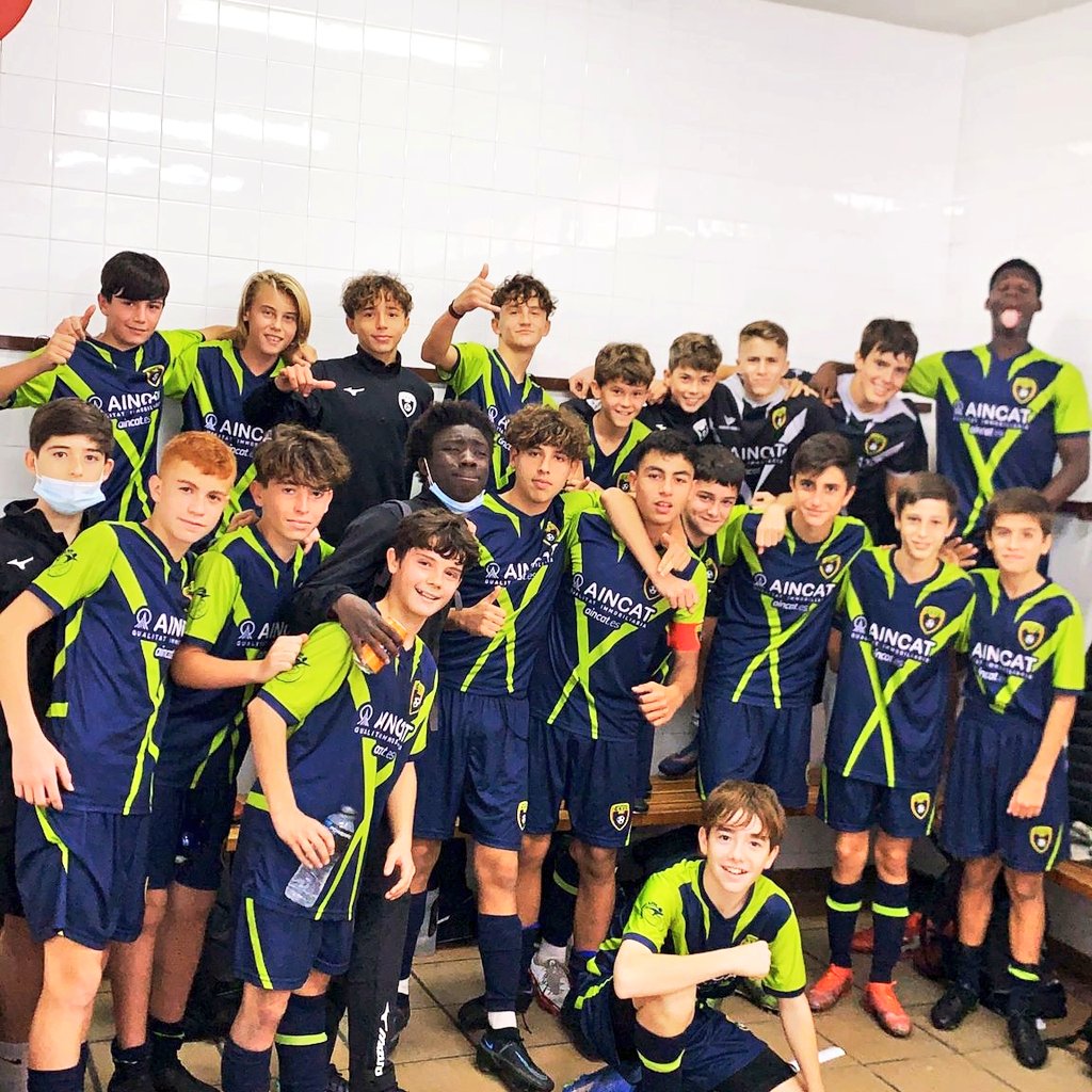 EFGava's tweet photo. 🔵🔵CLUB @EFGava 
💚💙INFANTIL B

✅Molt bona victòria  aquest matí del nostre Infantil B davant l'infantil B del @NASTICTARRAGONA per 4-0.

💯Bon inici i, sobretot, bona evolució de l'equip en aquests primers mesos de competició.

👌A seguir així nois.

💙💚⚽

#EFGavà #SomEFG https://t.co/2Scqzo03N9