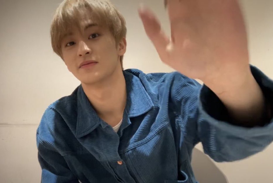 99H_isu's tweet photo. มาร์คลี ชื่อนี้มีแต่ความหล่อ https://t.co/VwATXfnKQg