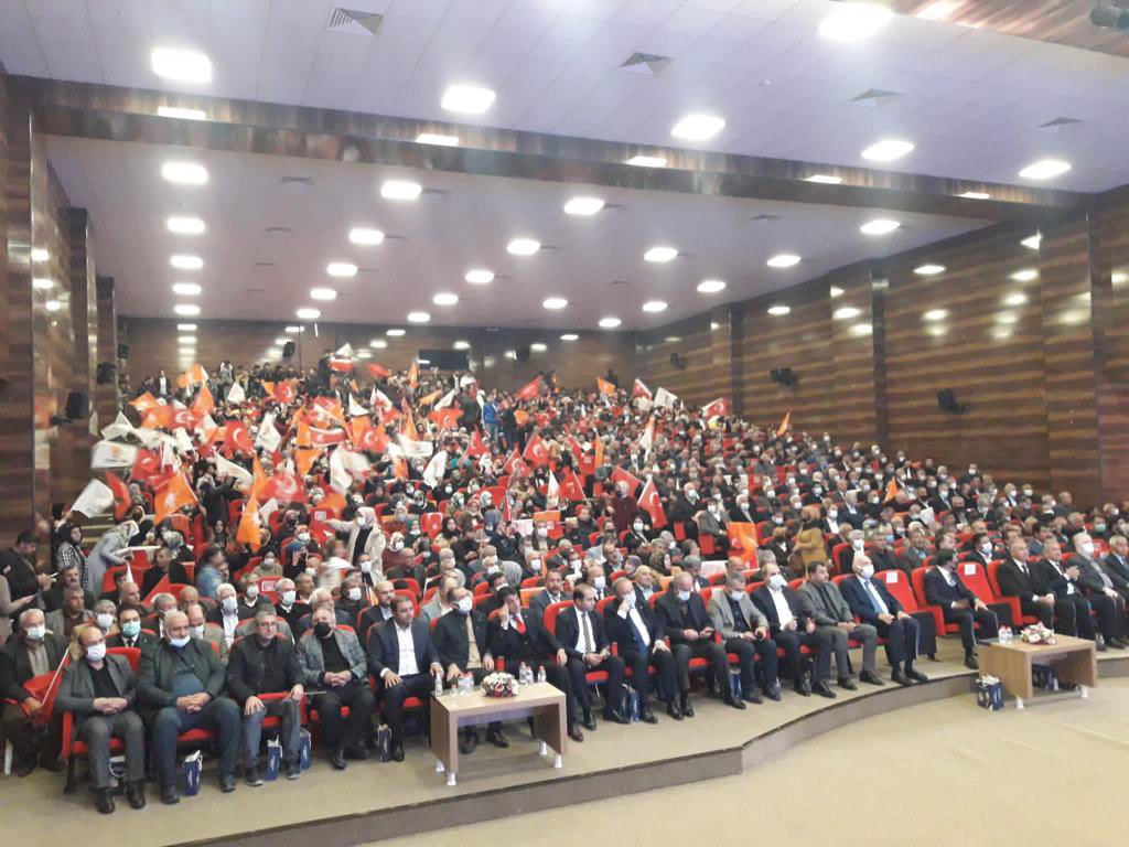 Milletimiz bize güvendiği, bize inandığı sürece, inşallah, nifak ve fitne kaybedecek, kardeşlik mutlaka ama mutlaka galip gelecektir.
<a href="/K_Turkmenoglu_V/">KAYHAN TÜRKMENOĞLU</a>