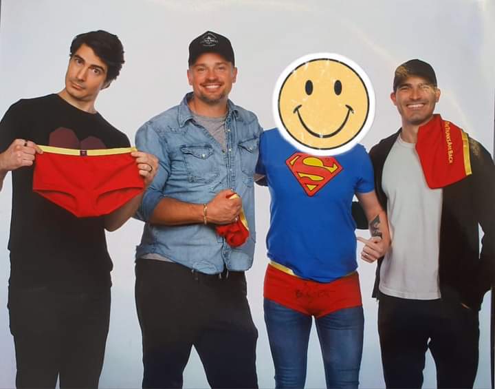 Isn't this super??? #SupermanAndLois #smallville #supermanreturns #BrandonRouth #tylerhoechlin #TomWelling