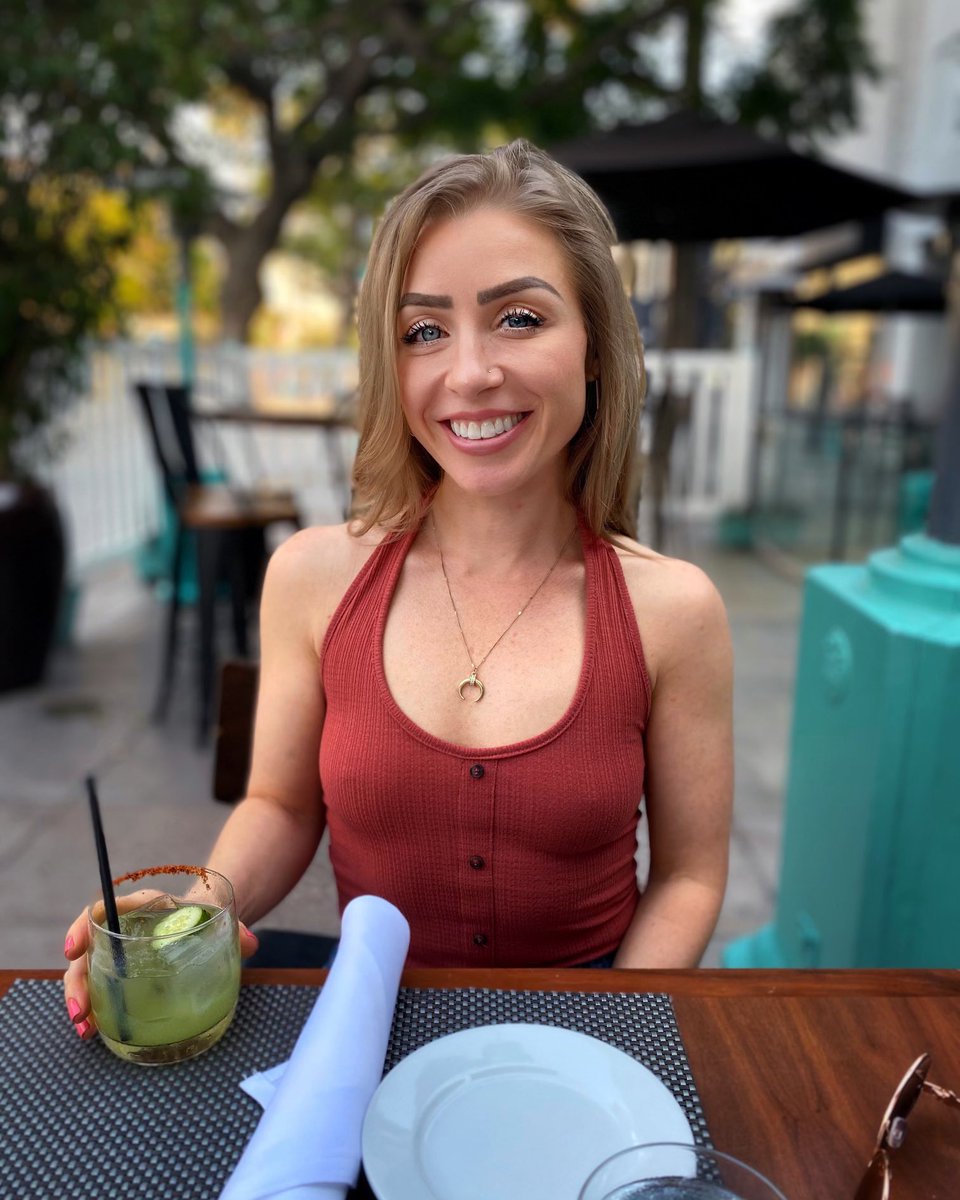The happiest of hours 😁🍹#happyhour 

#AndyRose1111 #1111 #youtube #youtuber #love #youtubechannel #popculture #currentevents #news #blogger #cocktailsofinstagram #travelpics #traveladdict #angeleno #mixeddrinks #happyhourla #losangeles #makeuplooks #youtubegirl #videocreator